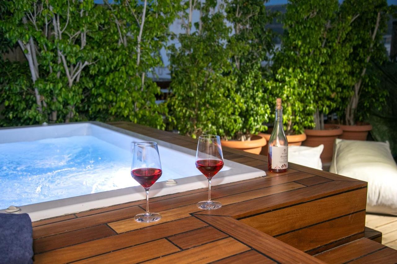 Beautiful Penthouse In Athens With Outside Jacuzzi Apartman Kültér fotó