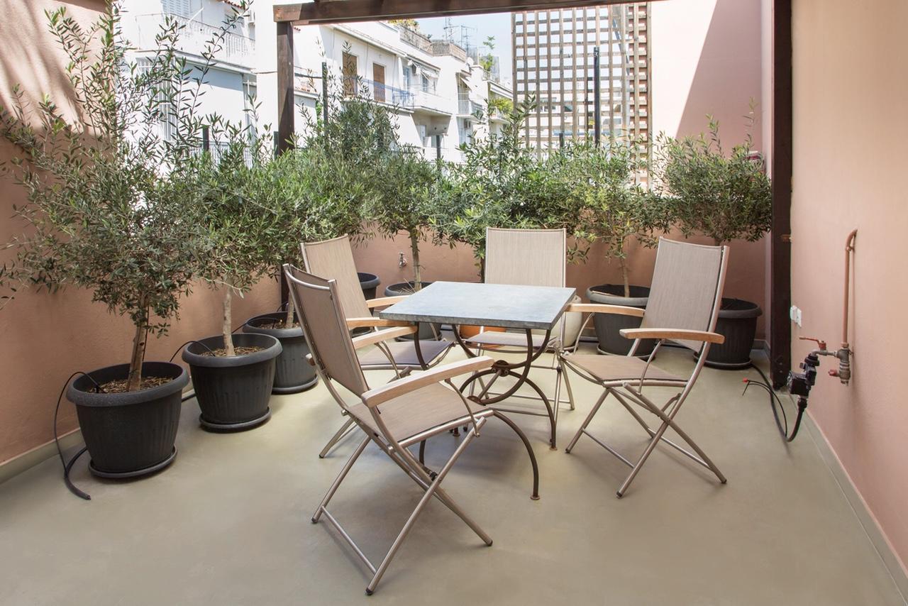 Beautiful Penthouse In Athens With Outside Jacuzzi Apartman Kültér fotó